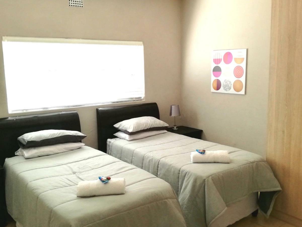 Ginas Place 斯普林博克 外观 照片